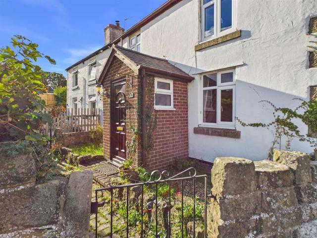 Cottage for sale in Coedpoeth