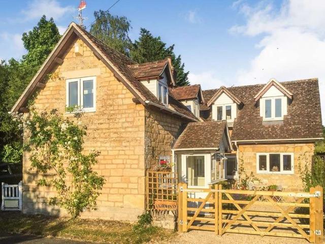 Cottage for rent in Crookhill, Worcestershire