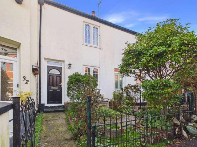 Cottage for sale in expand shopping area, East Devon