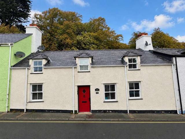 Cottage for sale in Beaumaris