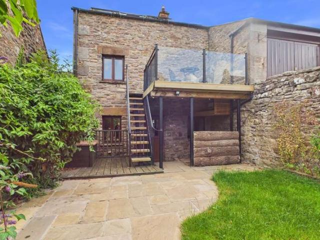 Cottage for rent in Bolton
