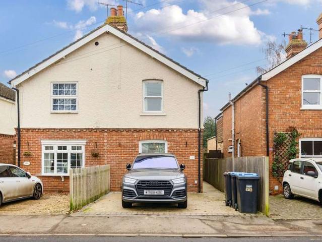 Cottage for sale in Hillview, Surrey