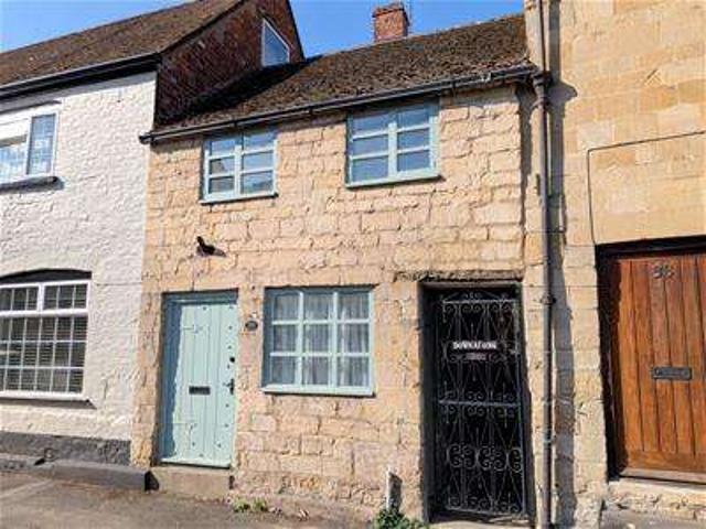 Cottage for sale in Winchcombe, Pamington