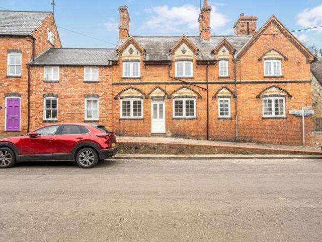 Cottage for sale in Weston and Weedon, Northamptonshire