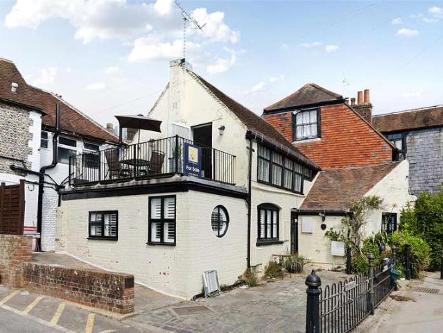 Cottage for sale in Arundel, Clapham