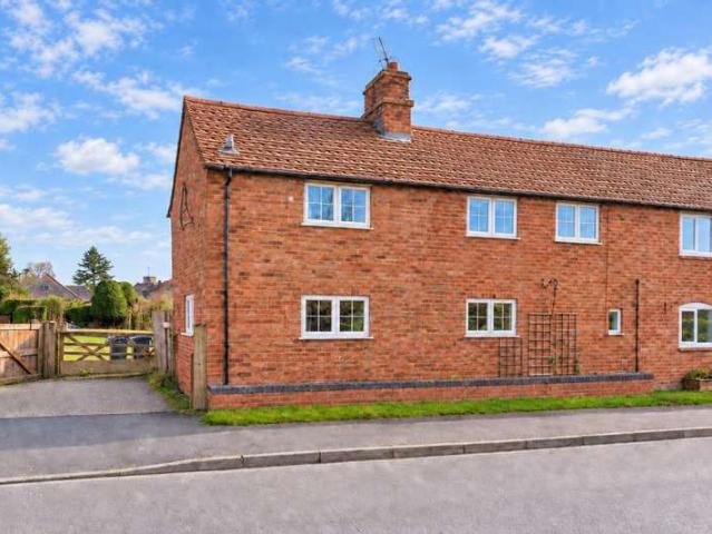 Cottage for sale in Alderminster, Warwickshire