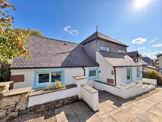 Cottage for sale in Blackwaterfoot, Scotland