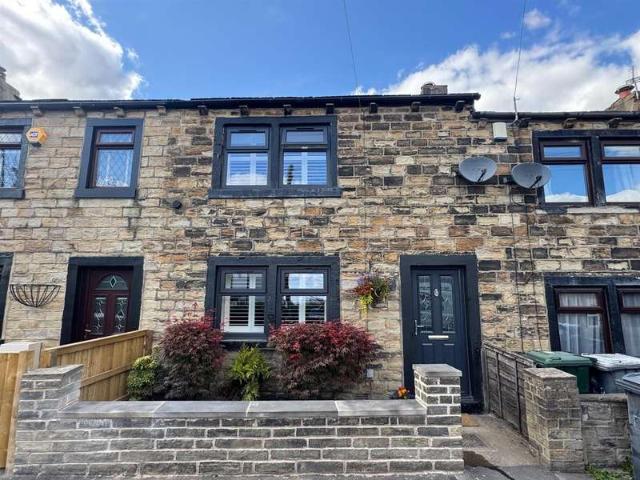 Cottage for sale in Birkenshaw Bottom, Gomersal