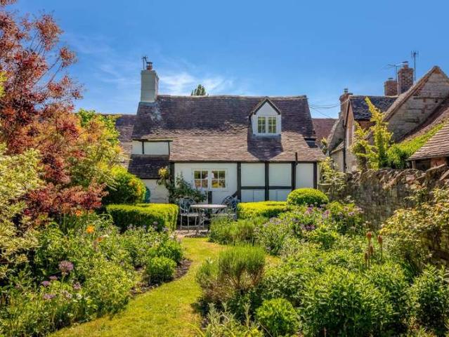 Cottage for sale in Alderminster, Warwickshire