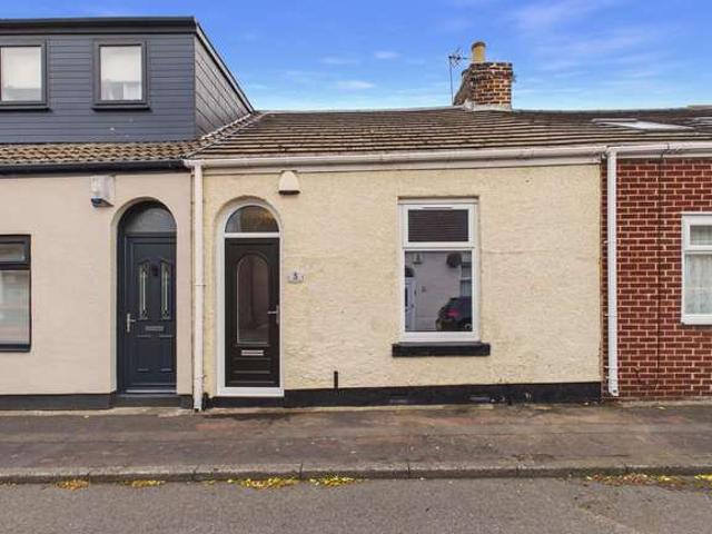 Cottage for rent in Millfield, Sunderland