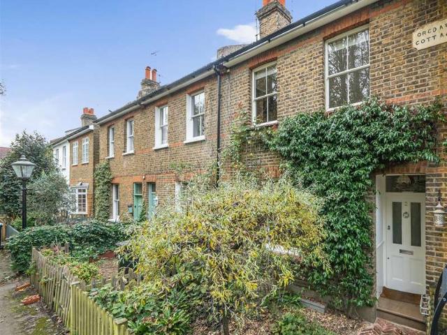 Cottage for sale in Royal Borough of Kingston upon Thames, Greater London