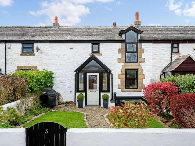 Cottage for sale in Blacksnape, Darwen