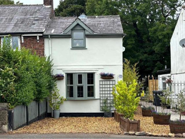 Cottage for sale in Roby Mill, Lancashire