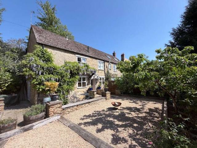 Cottage for sale in Evershot, Oxfordshire