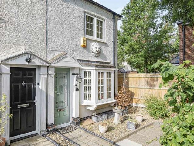 Cottage for sale in Emmer Green, Reading