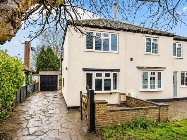 Cottage for sale in Red Hill, Surrey