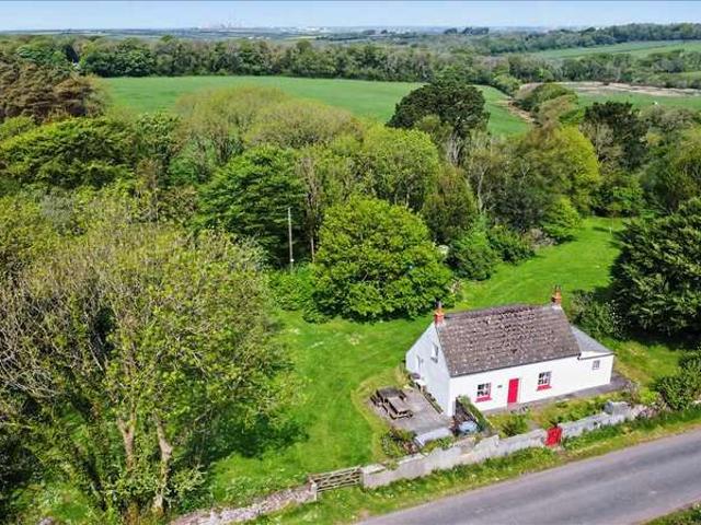 Cottage for sale in Hundleton, Wales
