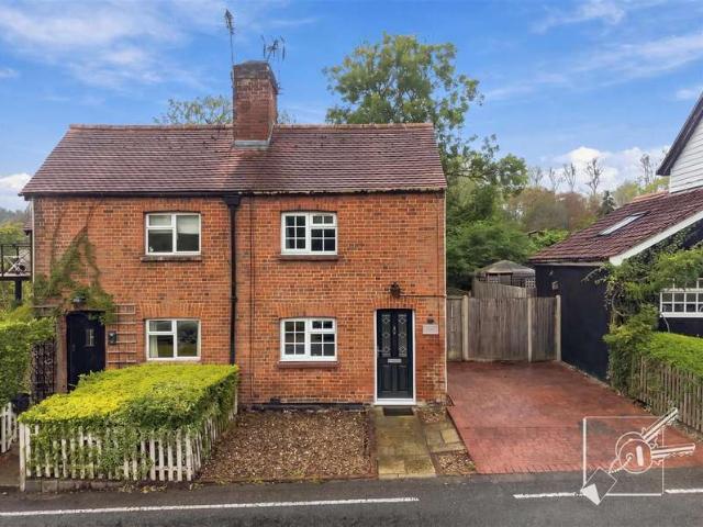 Cottage for sale in Copthall Green, Epping Forest
