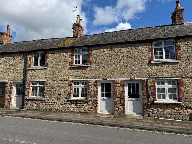 Cottage for sale in Lechlade, Fossebridge