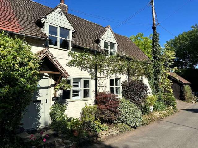 Cottage for sale in Alderminster, Warwickshire
