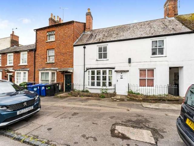 Cottage for sale in Brackley, Northamptonshire