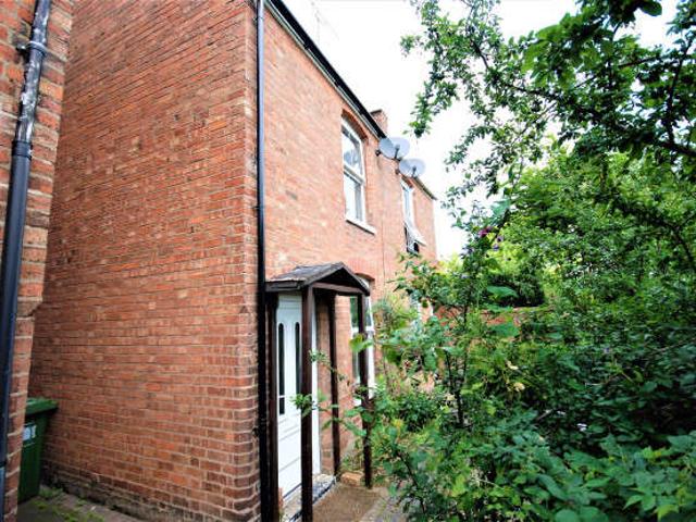 Cottage for rent in Sydenham, Green Close