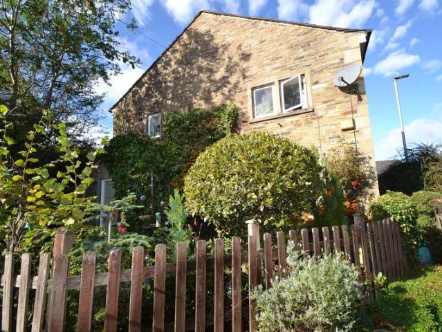 Cottage for sale in Greengates, West Yorkshire