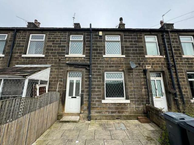 Cottage for rent in Riddlesden, West Yorkshire