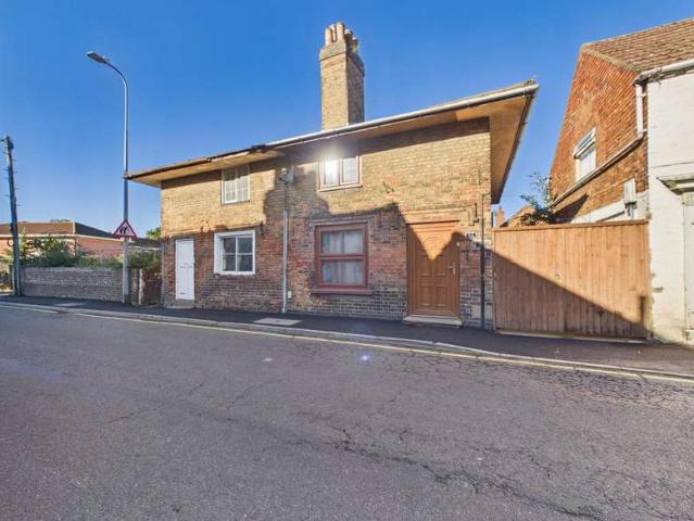 Cottage for sale in Alford, East Lindsey