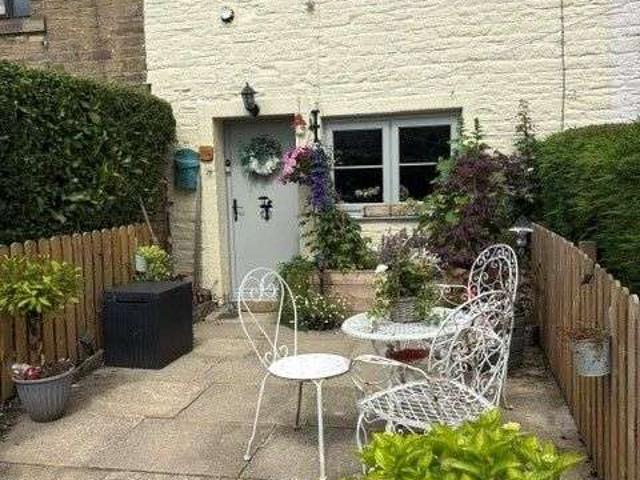Cottage for sale in Wrose, West Yorkshire