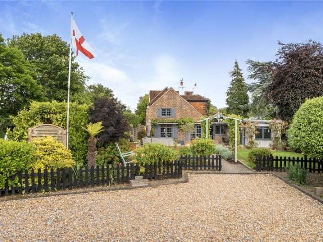 Cottage for sale in Littlecote, West Sussex