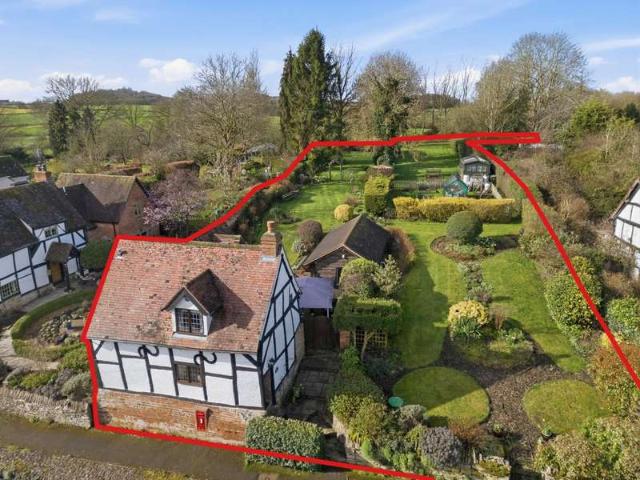 Cottage for sale in Alderminster, Warwickshire