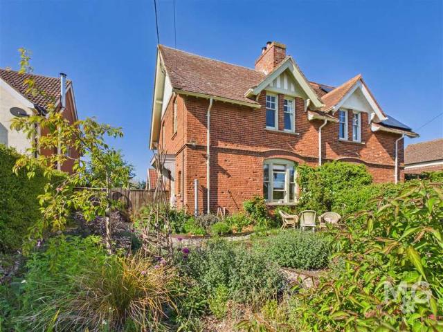 Cottage for sale in Bedingfield, Suffolk
