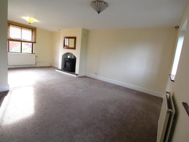 House for rent in Bradshaw, Lee Bank