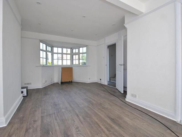 House for rent in Jackmans Estate, King's Walden