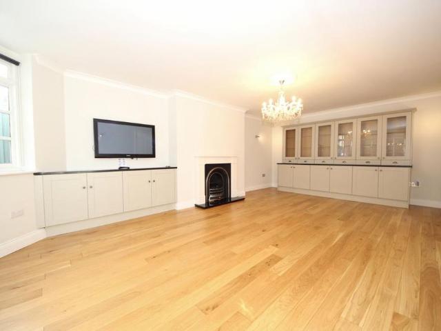 House for rent in Winchmore Hill, Greater London
