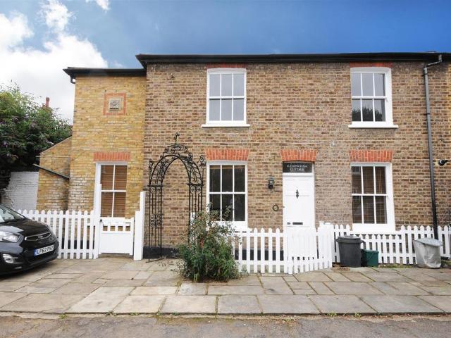 House for rent in London Borough of Ealing, Isle Of Man