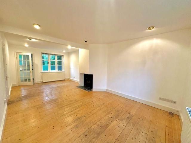 House for rent in Golders Green, Greater London