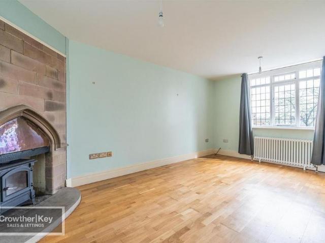House for rent in Charlesworth, East Midlands