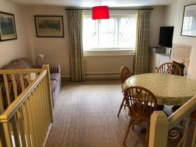 House for rent in School House, Gloucestershire