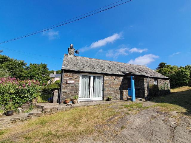 House for rent in Dinas Cross