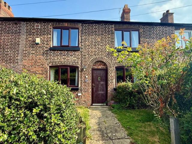 House for rent in Preston Brook, Daresbury