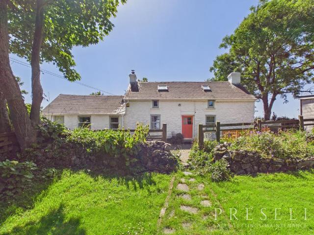 House for rent in Pencaer, Wales