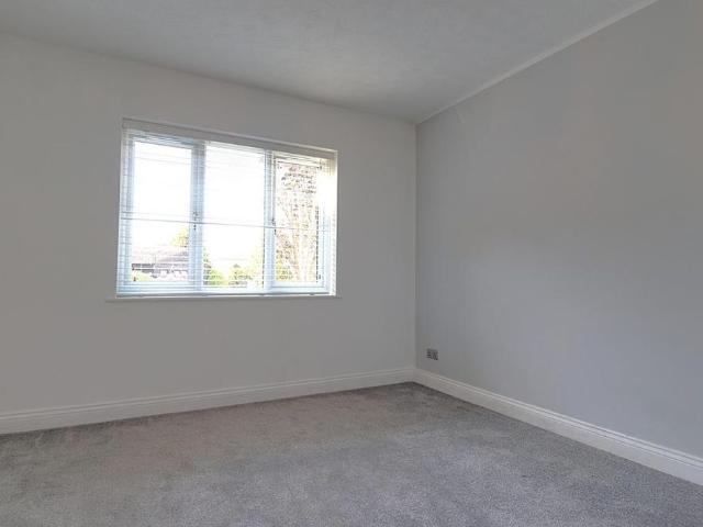 House for rent in Navestock Side, Essex