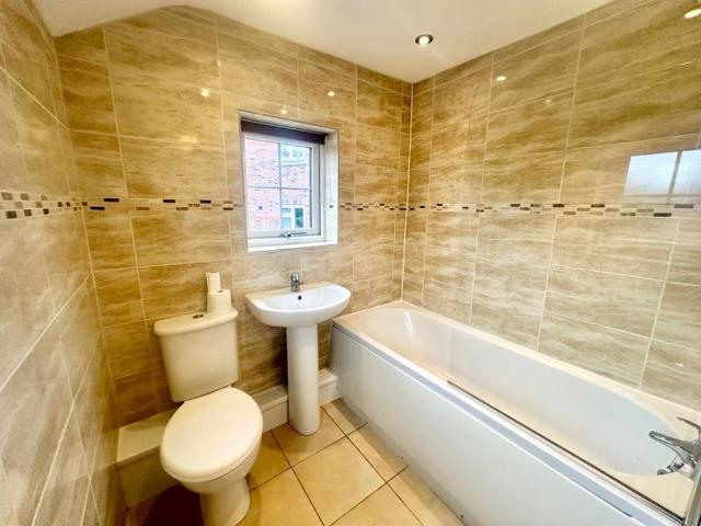 House for rent in Barton In Fabis, East Midlands