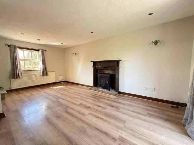 House for rent in Compton, Froggatt