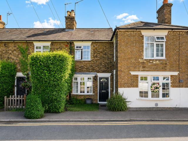 House for rent in Hatching Green, Five Acres