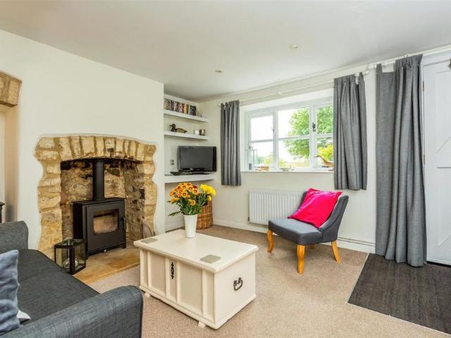 House for rent in Fossebridge, Gloucestershire