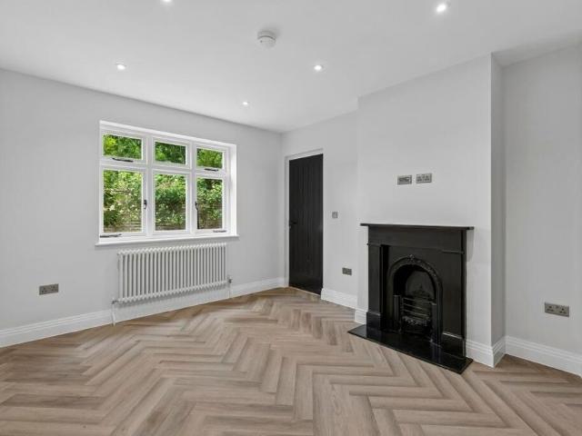House for rent in Harrow Weald, Greater London