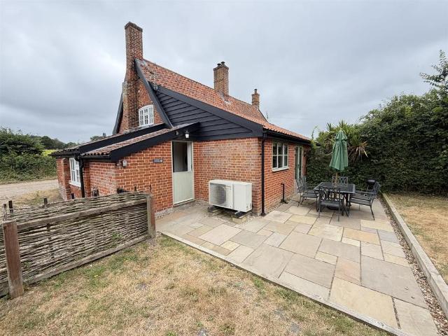 House for rent in Eastbridge, Suffolk